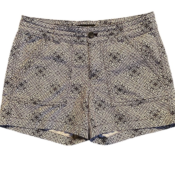 Banana Republic high waisted geometric, Aztec patterned shirts size 4. - Picture 3 of 8